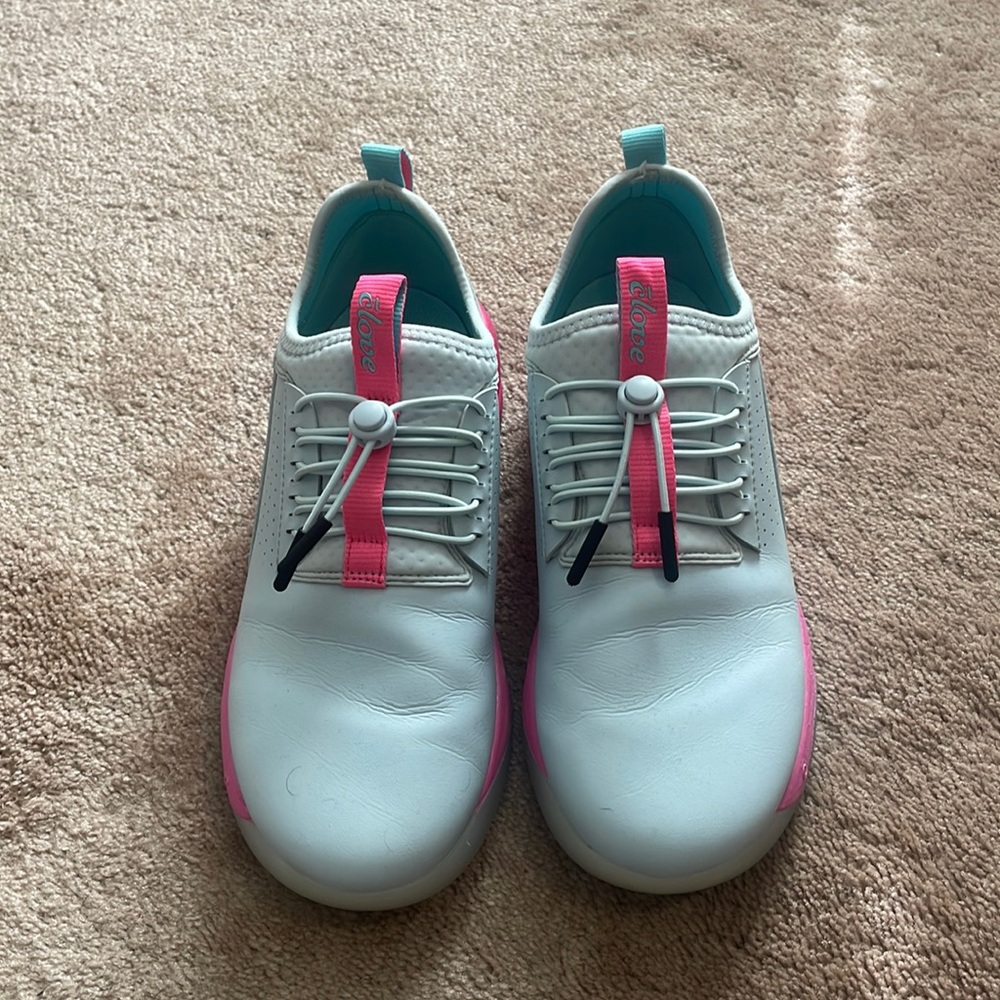 Clove Nursing Shoes